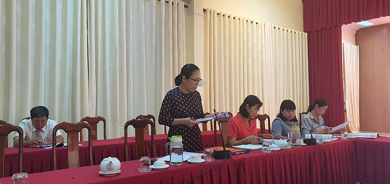 Đồng chí Trương Thị Mai Phương - Chánh Văn phòng phát biểu tham luận